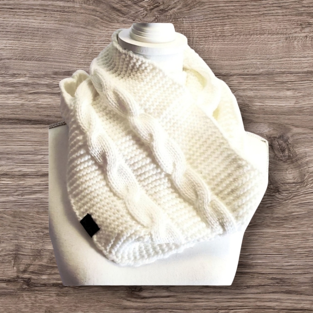 BULA Knit White Infinity Scarf NWOT